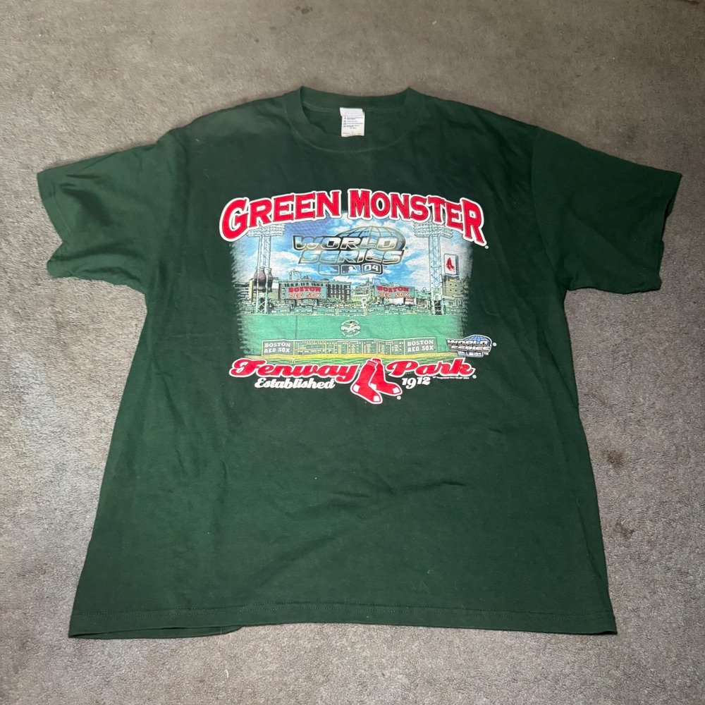 Vintage Boston Red Sox 2004 World Series Green Monster Fenway Park T-Shirt L